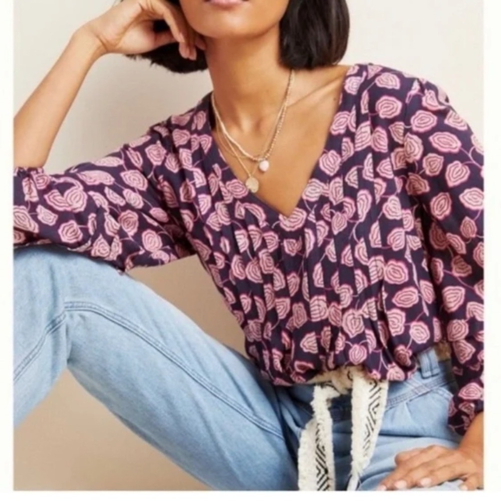 Anthropologie Maeve Cathy Blouse Pleated V Neck Navy Purple Pink Floral EUC M👍